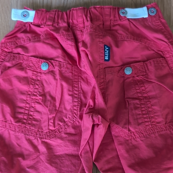 Oilily Red and Blue Shorts with Cargo Style and Comfortable Fit - Picture 4 of 9
